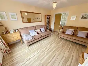 39 Mayfair AvenueImage 4
