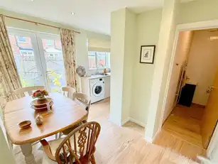 39 Mayfair AvenueImage 6