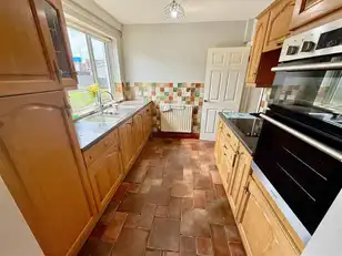 12 Lissan CloseImage 6