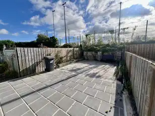 57 Loopland GardensImage 13