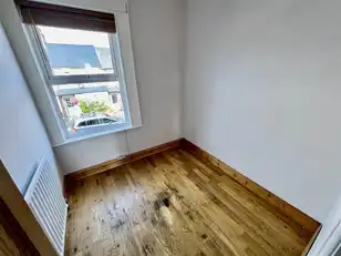 57 Loopland GardensImage 11