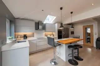 9 Swanston GardensImage 6