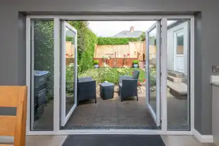 9 Swanston GardensImage 13