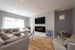 9 Swanston GardensImage 5