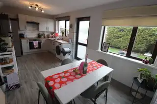 35B Kings AvenueImage 5