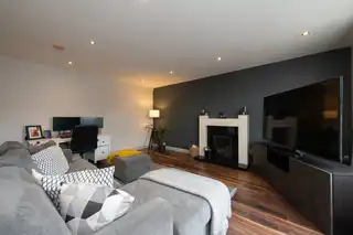 2 Clarke Lodge MewsImage 4