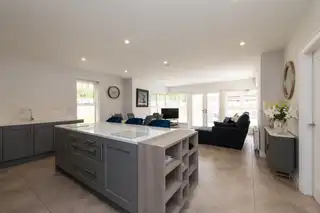 10 Oakfield Park DriveImage 4