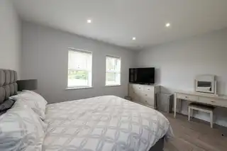 10 Oakfield Park DriveImage 10