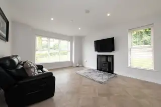 10 Oakfield Park DriveImage 2