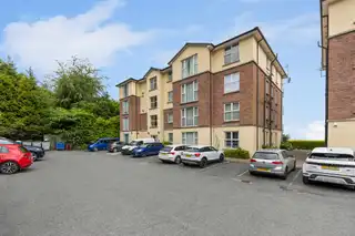 Apt 5 NorthviewImage 2