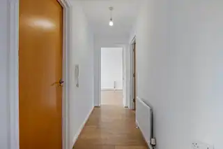 Apt 5 NorthviewImage 3