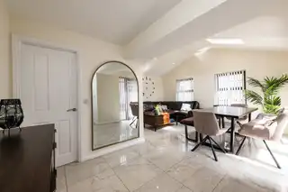 4 Elmwood GroveImage 10