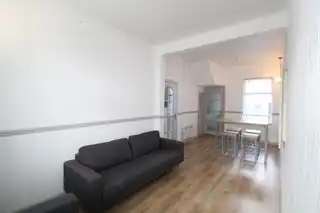 86 Ainsworth AvenueImage 4