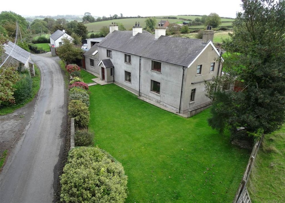 Detached Houses for Sale in Kinallen