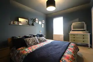 28 Linen FieldsImage 11