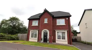 Image 1 for 30 Fairfields Manor