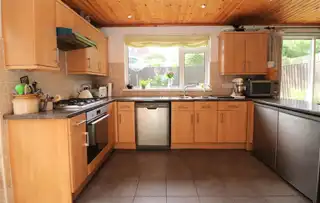 21 Cloverdale RoadImage 4
