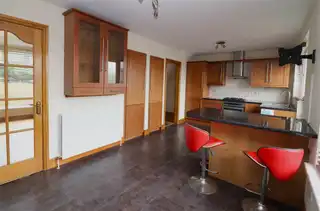20 Cloverdale RoadImage 4