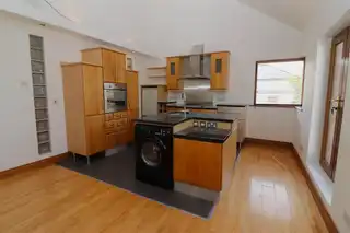 3 Prospect MewsImage 3