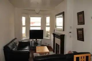 17 Willowfield GardensImage 2