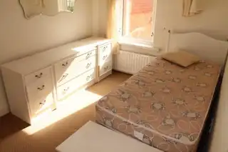 17 Willowfield GardensImage 10