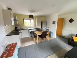 Apt 6 32 Chatsworth StreetImage 4