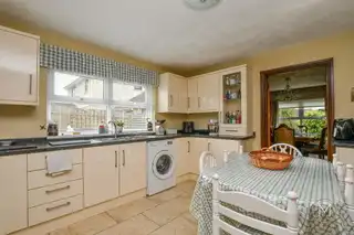 213 Brantwood GardensImage 19
