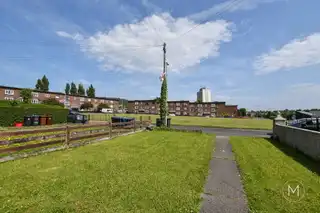 2 Barna SquareImage 4