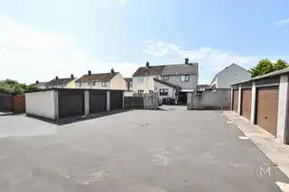2 Barna SquareImage 37