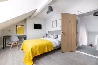 Room 4, 24 Windsor AvenueImage 2