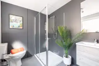 Room 4, 24 Windsor AvenueImage 21
