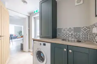 Room 4, 24 Windsor AvenueImage 17