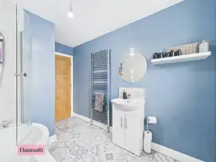 11 Linen HallImage 23