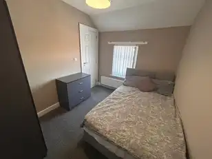Room 5, Portmore Street,Image 2