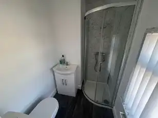 Room 5, Portmore Street,Image 3