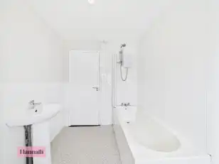 12 Deramore DriveImage 13