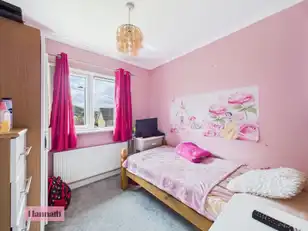40 Fairfield EstateImage 10