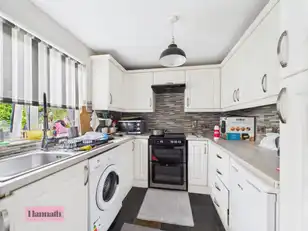 40 Fairfield EstateImage 6