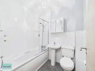 6 The CourtyardImage 13