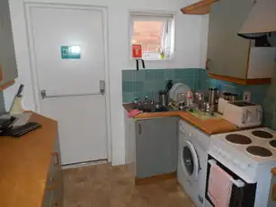 2 88 Malone AvenueImage 9