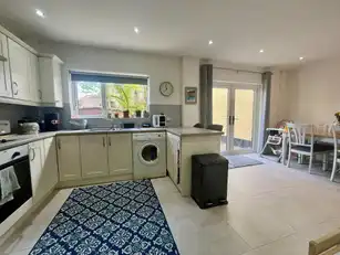 2 Broomhill AvenueImage 5