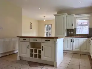29 Waterfoot ParkImage 9