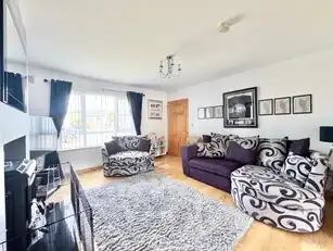 92 Castle ManorImage 4