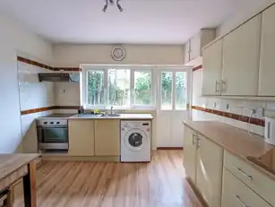 3 Hillside CrescentImage 4
