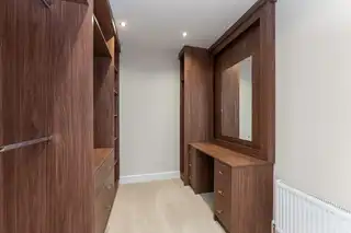 57 Moira OneImage 17
