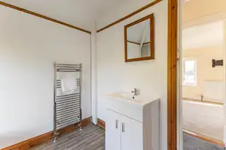 7 Windsor GardensImage 15