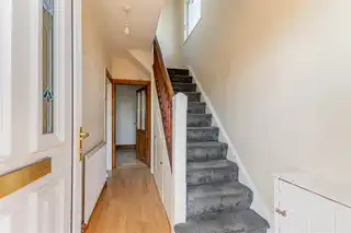 7 Windsor GardensImage 3