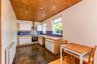7 Windsor GardensImage 8