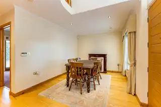 4 Downshire LaneImage 5