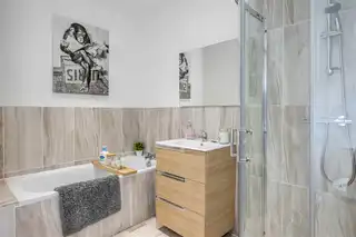 108 Dufferin AvenueImage 15